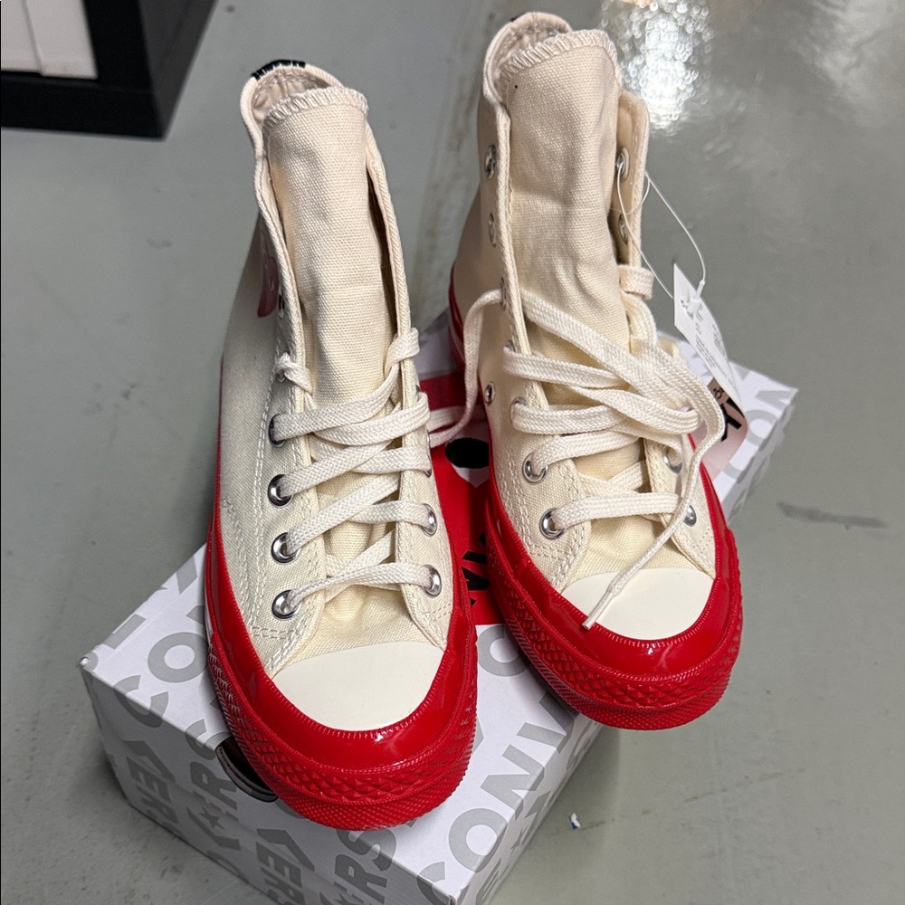 Converse high-Top Sneakers - Red and Cream brandnew